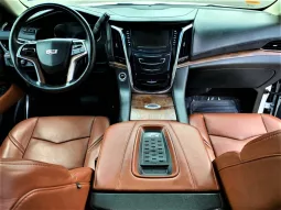 2017 Cadillac Escalade lleno