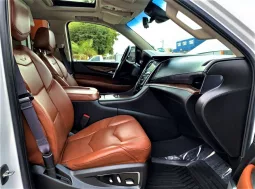 2017 Cadillac Escalade lleno