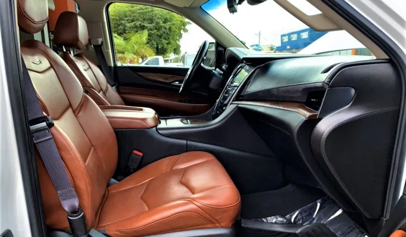 2017 Cadillac Escalade lleno