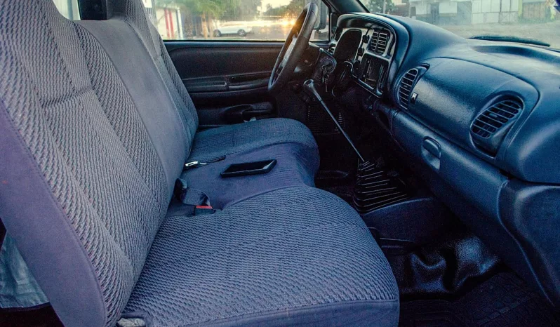 Dodge Ram 4000 lleno