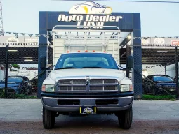 Dodge Ram 4000 lleno
