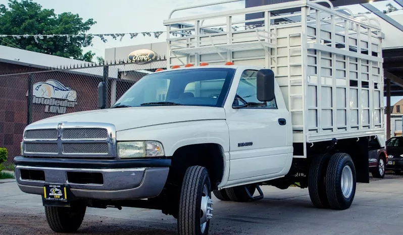 Dodge Ram 4000 lleno