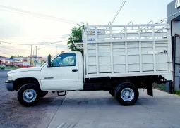 Dodge Ram 4000 lleno