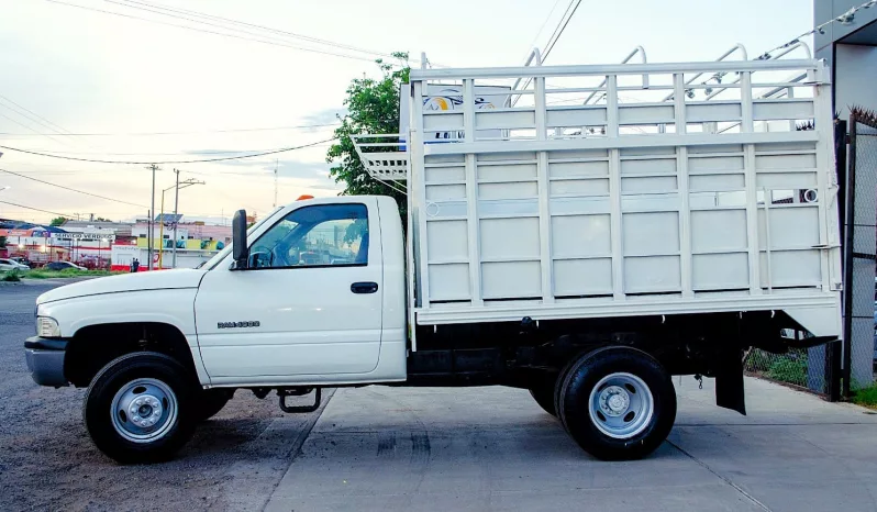 Dodge Ram 4000 lleno