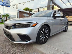 Honda Civic 2022 lleno