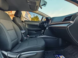 Hyundai Elantra 2020 lleno
