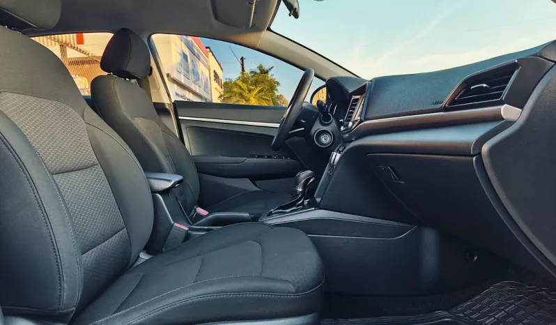 Hyundai Elantra 2020 lleno