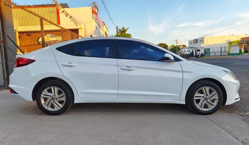 Hyundai Elantra 2020 lleno