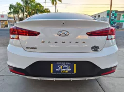 Hyundai Elantra 2020 lleno