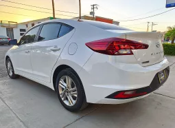 Hyundai Elantra 2020 lleno