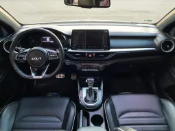 Kia Forte 2023 lleno