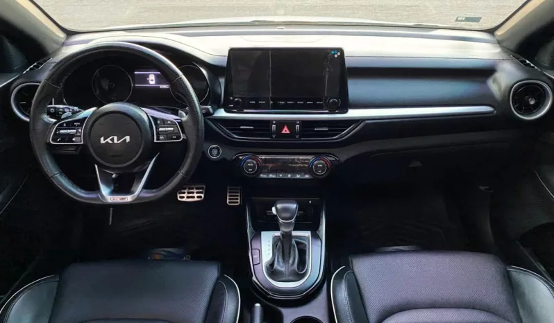 Kia Forte 2023 lleno