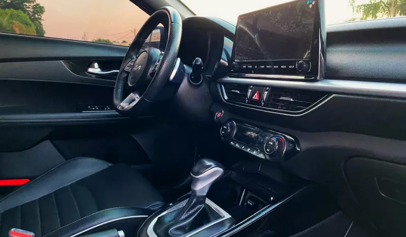 Kia Forte 2023 lleno