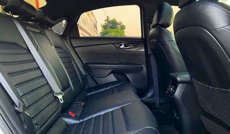 Kia Forte 2023 lleno