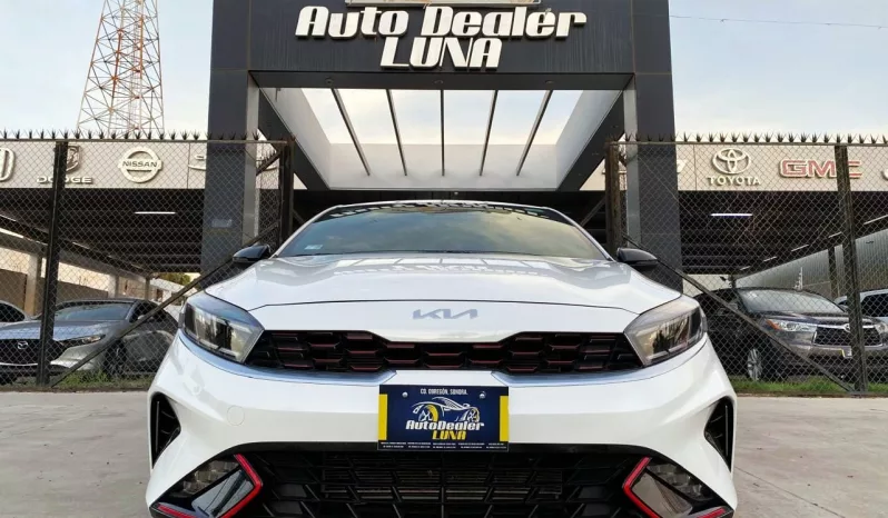 Kia Forte 2023 lleno
