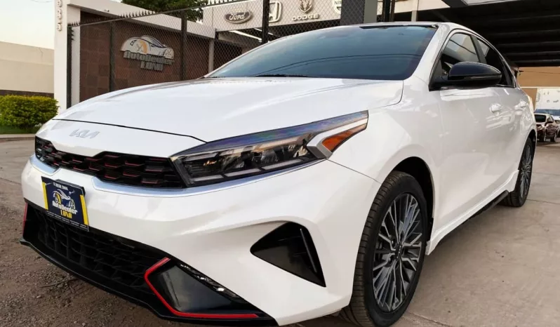 Kia Forte 2023 lleno