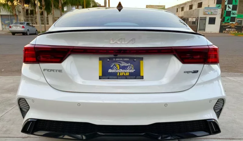 Kia Forte 2023 lleno