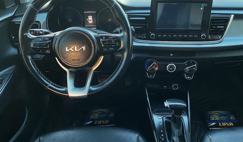 Kia Rio 2023 lleno