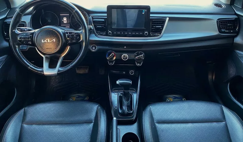 Kia Rio 2023 lleno
