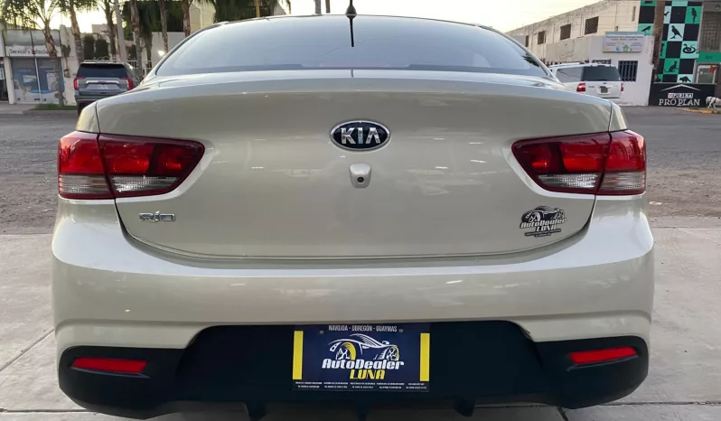 Kia Rio 2020 lleno