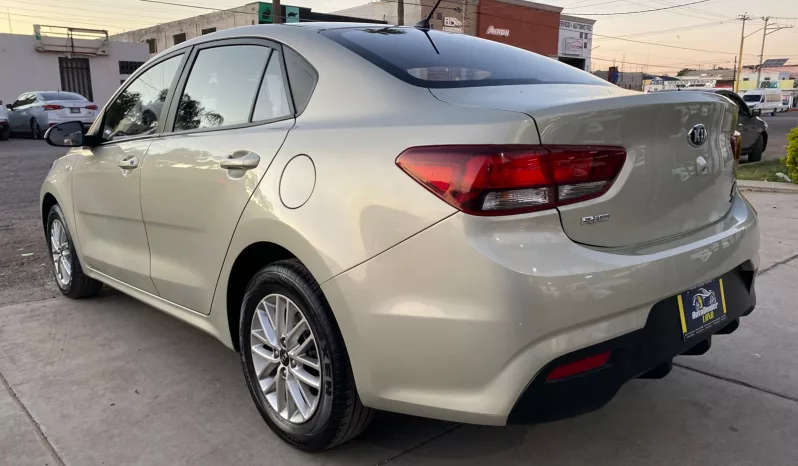 Kia Rio 2020 lleno