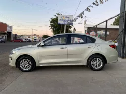 Kia Rio 2020 lleno