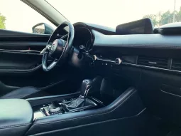 Mazda 2023 lleno