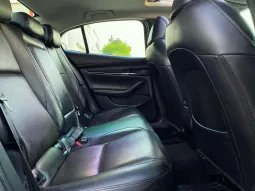 Mazda 2023 lleno