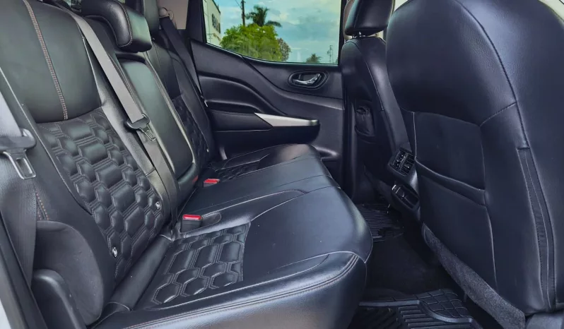 Nissan Frontier 2023 lleno