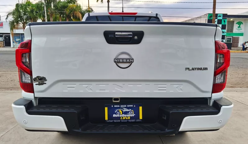 Nissan Frontier 2023 lleno