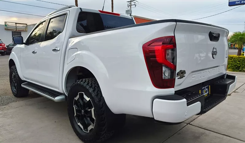 Nissan Frontier 2023 lleno