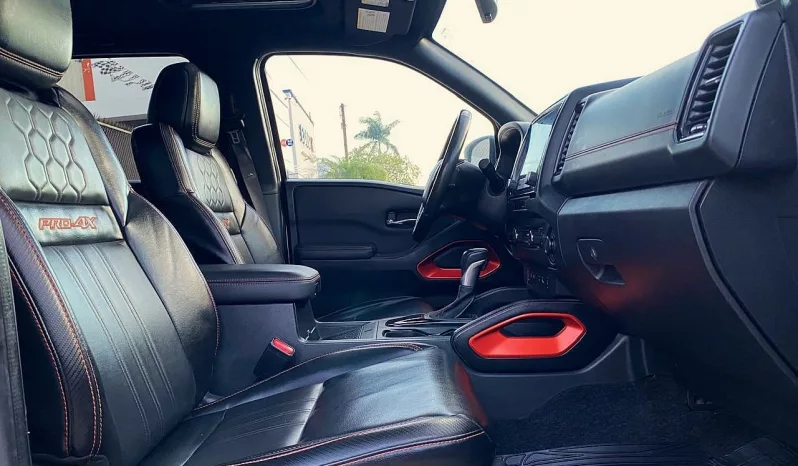 Nissan Frontier 2023 lleno