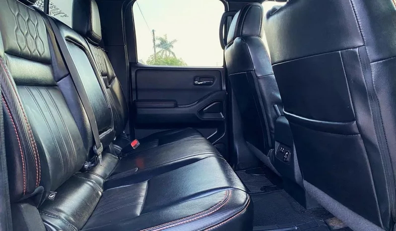 Nissan Frontier 2023 lleno