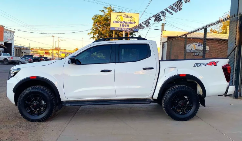 Nissan Frontier 2023 lleno