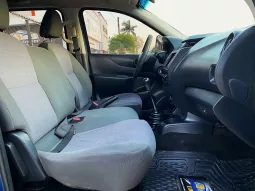 Nissan NP-300 2018 lleno