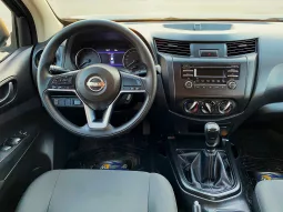 Nissan Frontier 2023 lleno