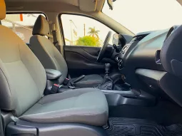 Nissan Frontier 2023 lleno