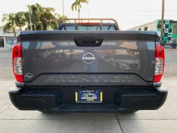 Nissan Frontier 2023 lleno