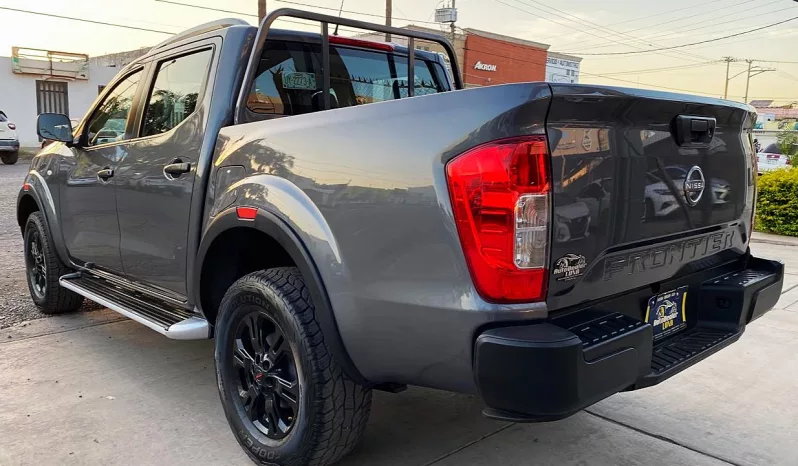 Nissan Frontier 2023 lleno