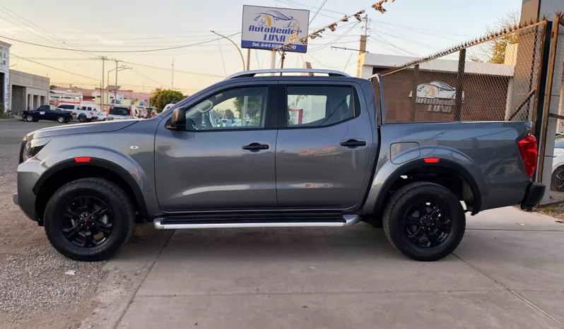 Nissan Frontier 2023 lleno