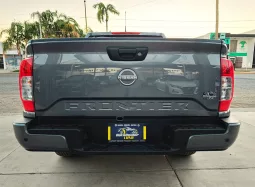 Nissan Frontier 2023 lleno