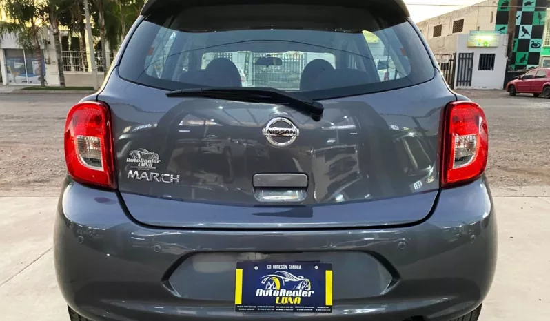 Nissan March 2018 lleno