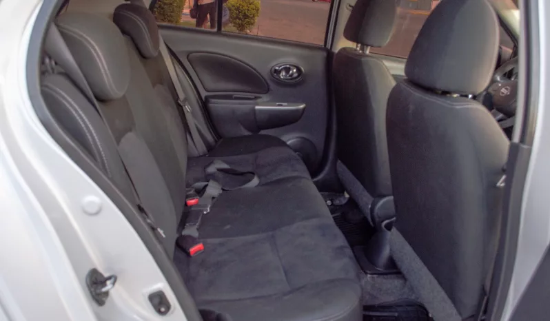 Nissan March 2018 lleno