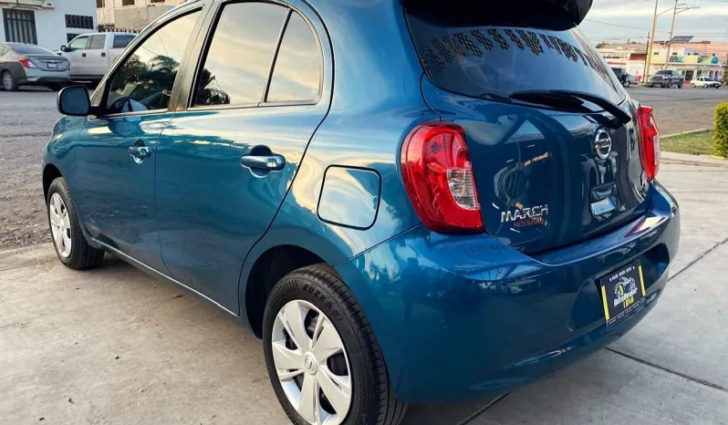 Nissan March 2020 lleno