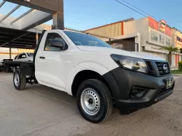 Nissan Np300 Platadorma, 2020