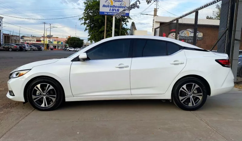 Nissan Sentra 2023 lleno