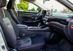 Nissan Sentra 2024 lleno