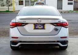 Nissan Sentra 2024 lleno