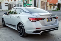 Nissan Sentra 2024 lleno