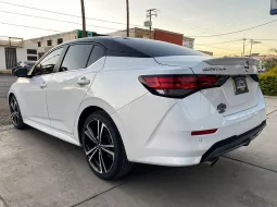 Nissan Sentra 2023 lleno